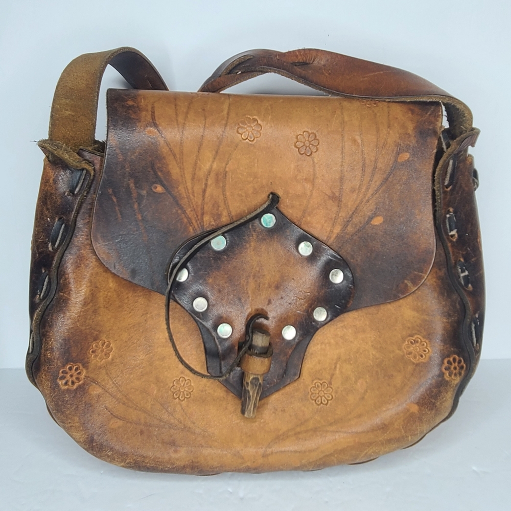 Vintage 1970's Tooled Leather Crossbody Festival Bag With Toggle Closure Boho